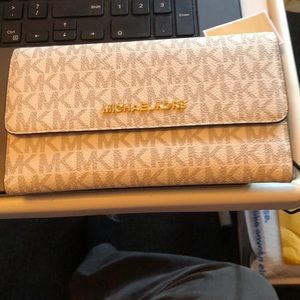 Michael Kors LG Wallet